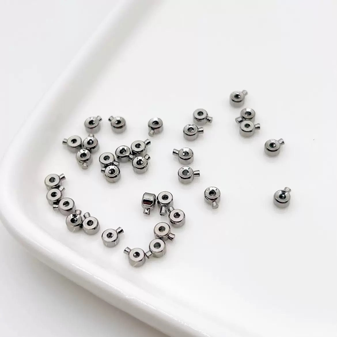 Pressure cooker positioning bead